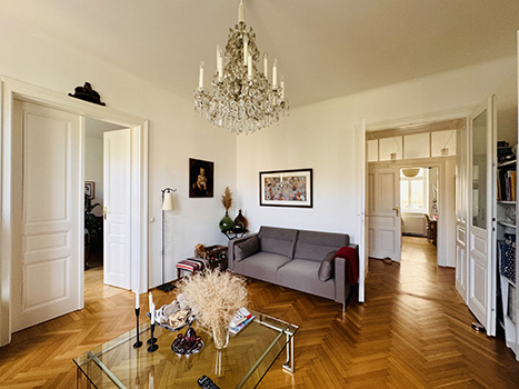 Immobilie ELEGANTE ALTBAUWOHNUNG MIT BLICK AUF DEN AUMANNPLATZ
